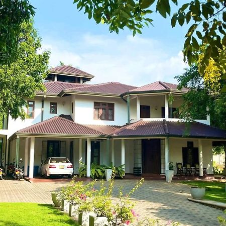 Golden Residence アヌラーダプラ エクステリア 写真
